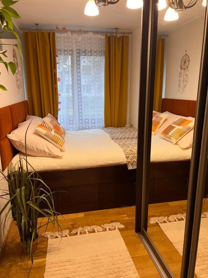 Yellow Apartment Airport Galeria Mokotow Netflix 华沙 外观 照片