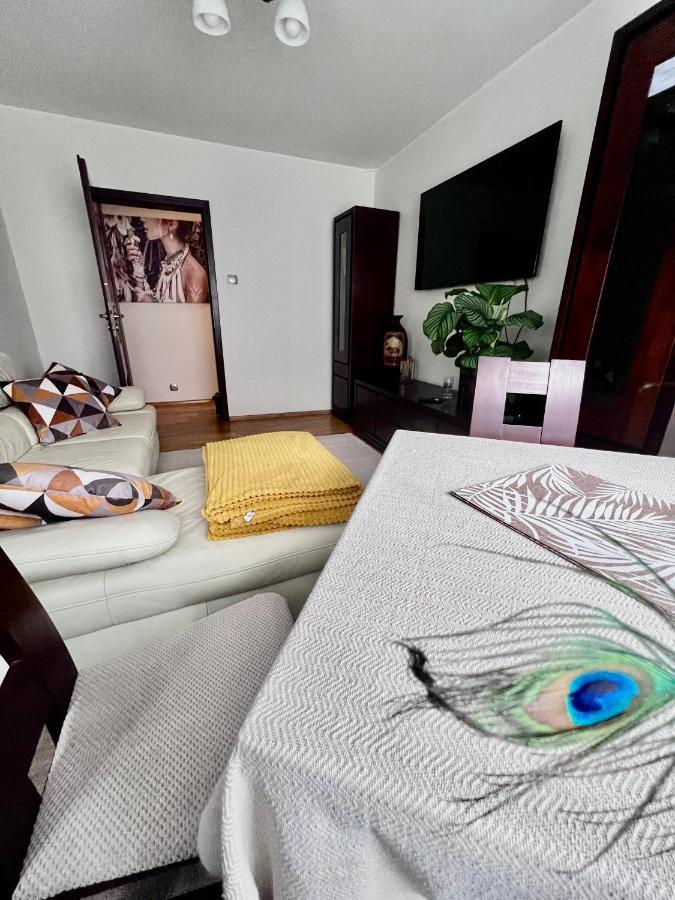 Yellow Apartment Airport Galeria Mokotow Netflix 华沙 外观 照片