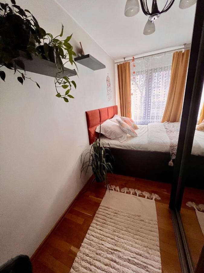 Yellow Apartment Airport Galeria Mokotow Netflix 华沙 外观 照片