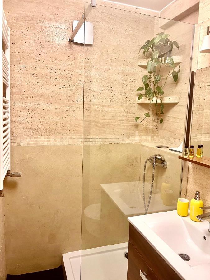 Yellow Apartment Airport Galeria Mokotow Netflix 华沙 外观 照片
